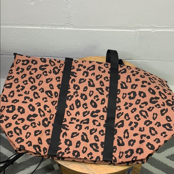 New victoria secret bag - Picture 3 of 5